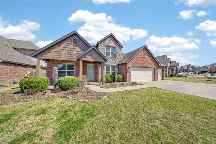 Property Photo: 1008 Vista Bell Drive AR 72718