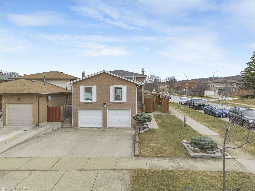 Property Photo: 2 Envoy Boulevard ON L8G 4N1