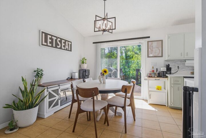 Property Photo:  1184 Signal Hill Ln  FL 32514 