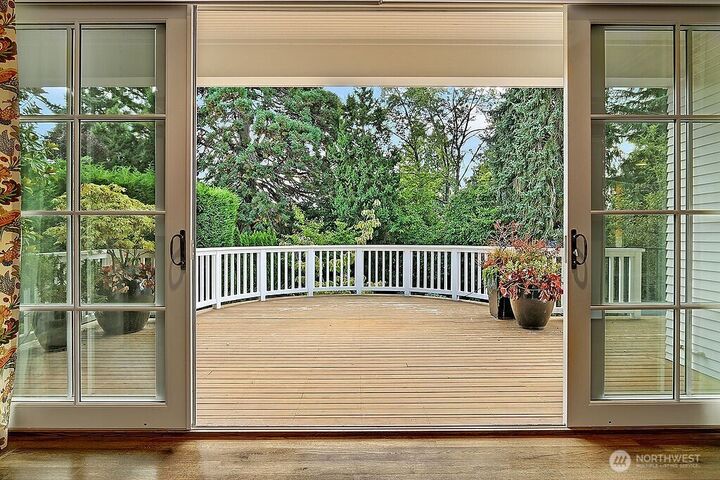 Property Photo: 8975 NE 10th Street WA 98004