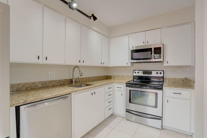 Property Photo:  904 9th Court  FL 33410 