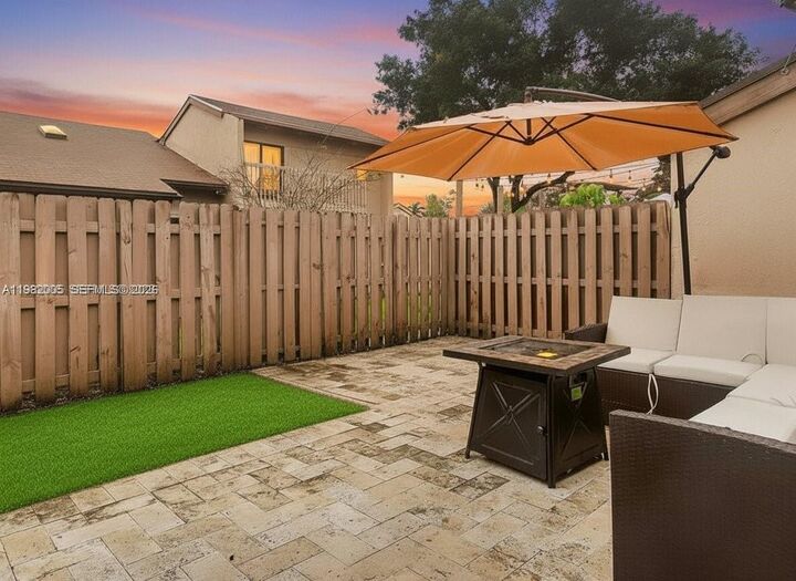 Property Photo:  2056 SW 81st Way  FL 33324 