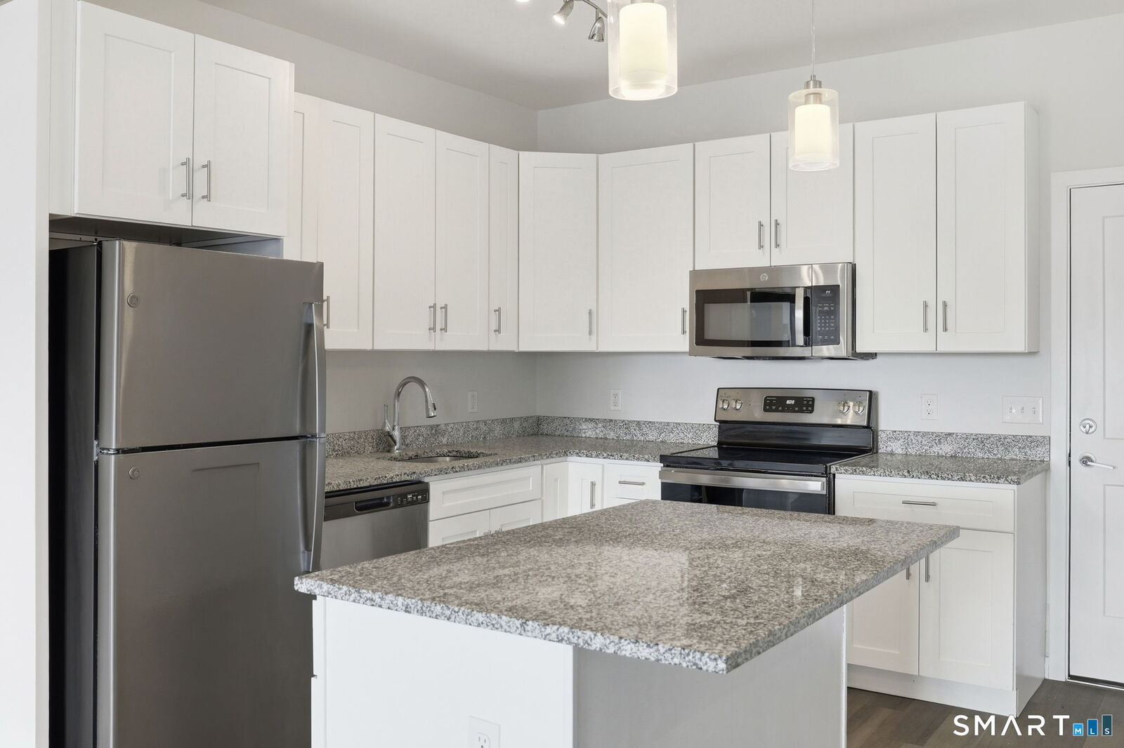 Property Photo:  71 Connecticut Avenue 301  CT 06850 