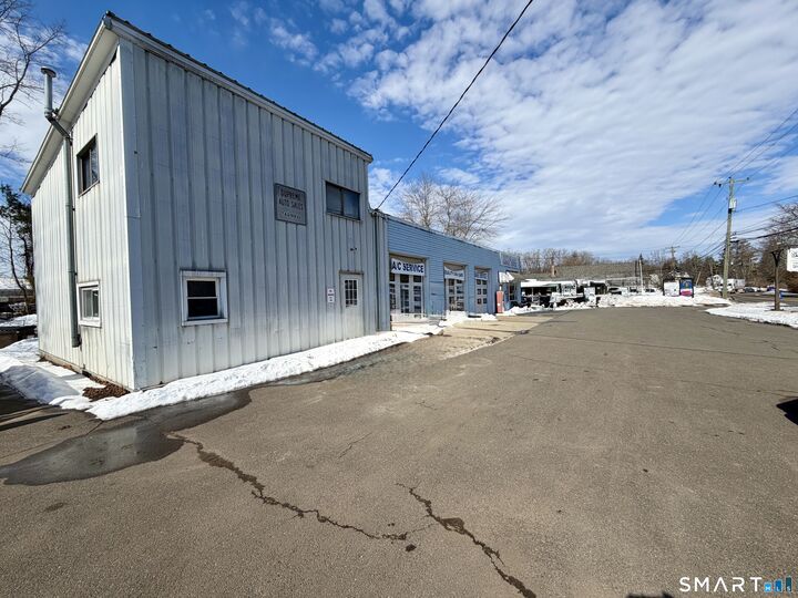 Property Photo:  68 South Road  CT 06071 