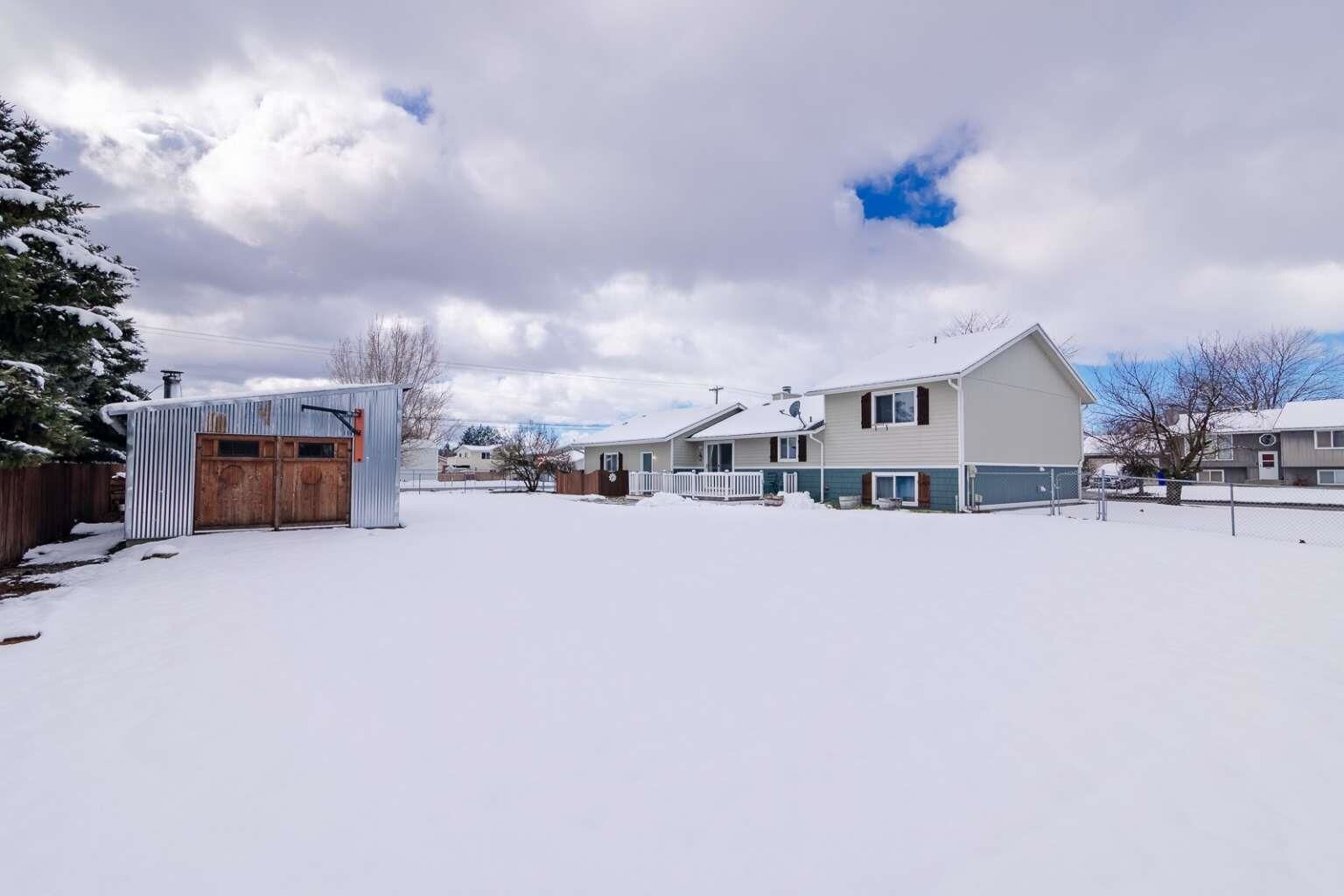 Property Photo:  4806 N Haye St  WA 99025 