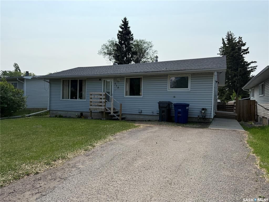 Property Photo: 518 3rd Avenue W SK S9X 1B3