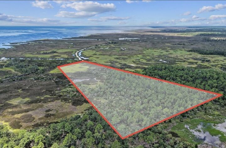 Property Photo: 4019 Yates Creek Road FL 32348