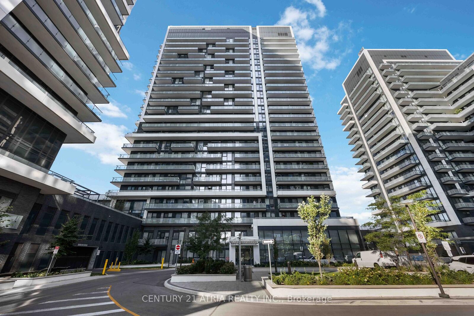 Property Photo: 95 Oneida Crescent 2005 ON L4B 0H5