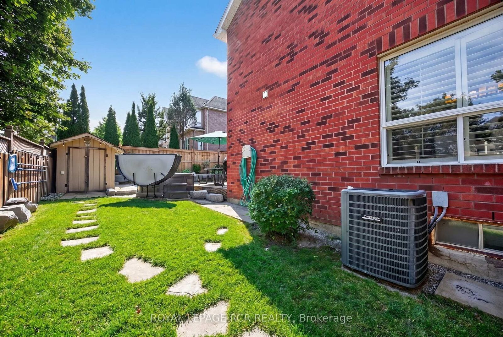 Property Photo: 165 Bonny Meadows Drive ON L4G 6N1