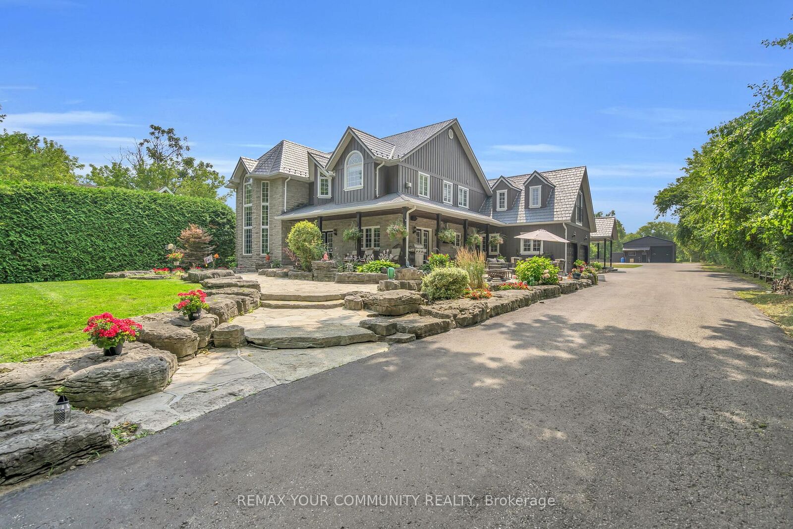 Property Photo:  515 Lake Drive E  ON L0E 1S0 