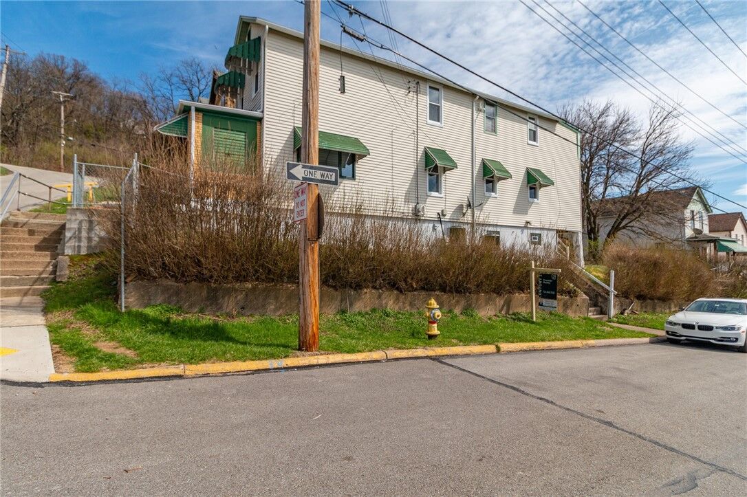 Property Photo: 700 6th St PA 15045