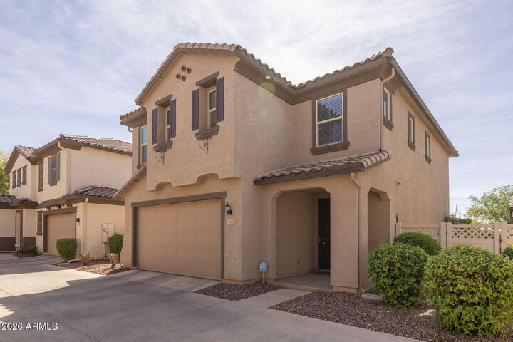 Property Photo:  921 S Swallow Lane  AZ 85296 