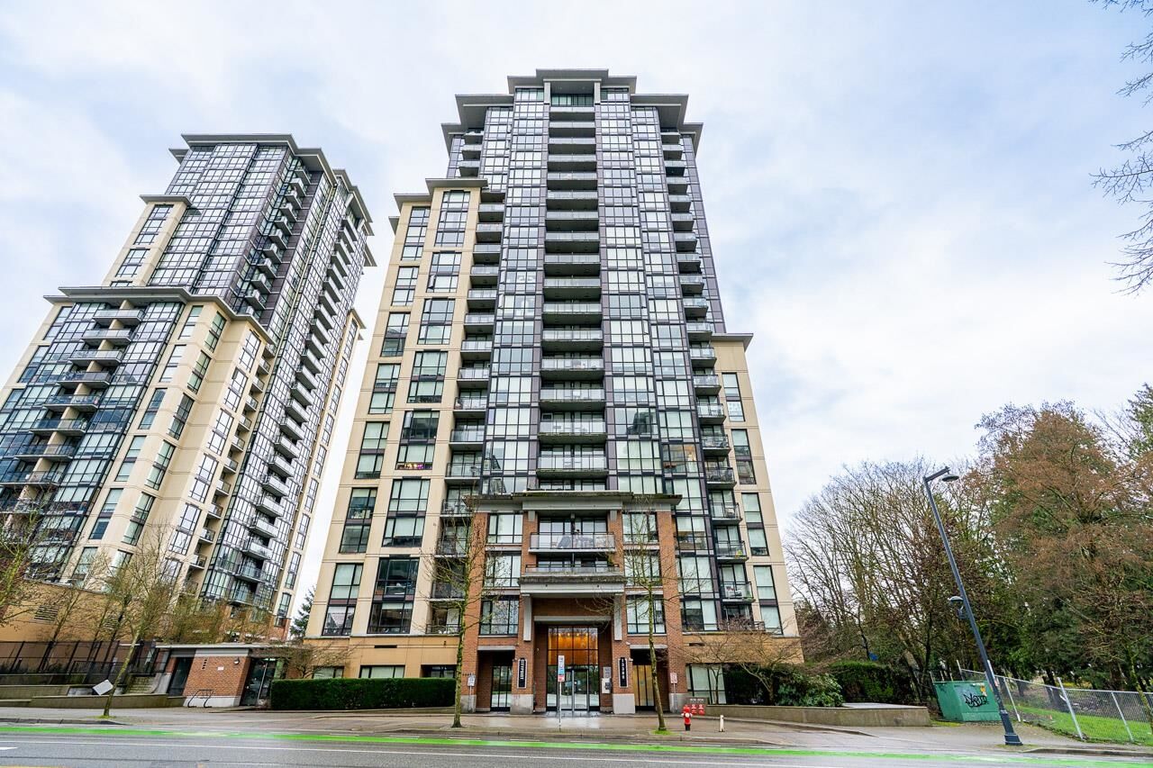 Property Photo: 13380 108 Avenue 1901 BC V3T 0E7