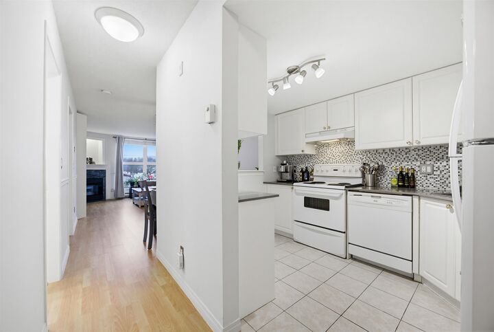 Property Photo: 1519 Grant Avenue 202 BC V3B 7S8