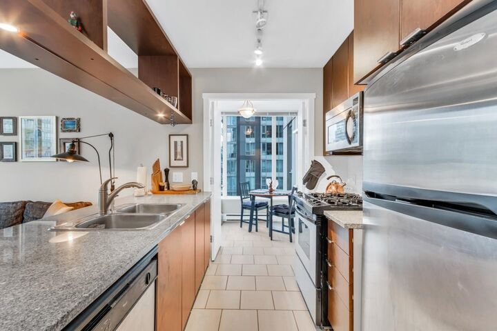 Property Photo:  1001 Richards Street 1203  BC V6B 3E4 