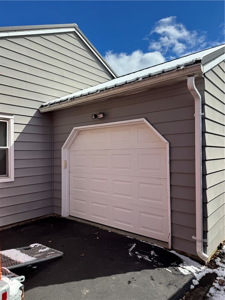 Property Photo:  21 Pine Circle  NY 14845 