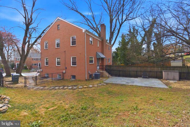 Property Photo:  4813 20th Place N  VA 22207 