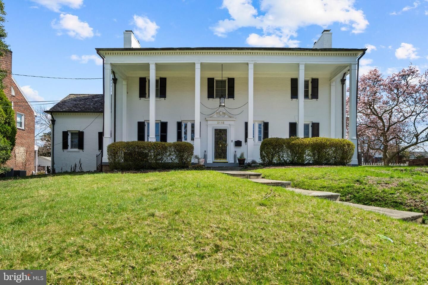 Property Photo: 2116 Branch Avenue SE DC 20020