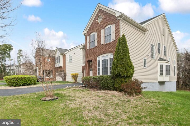 Property Photo: 7404 Thames River Drive MD 21076