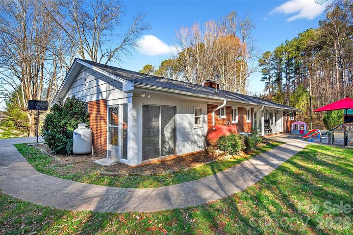 Property Photo:  5395 Nc 226 S Road S  NC 28752 