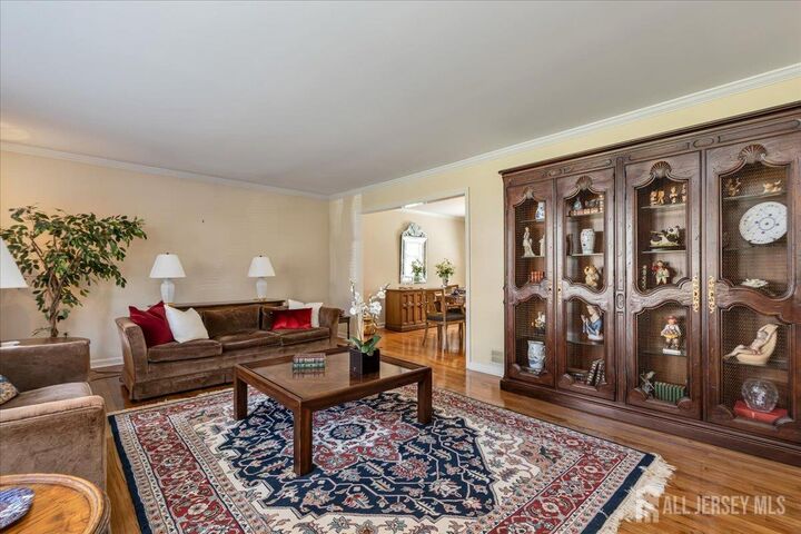 Property Photo:  41 Stirling Court  NJ 08840 