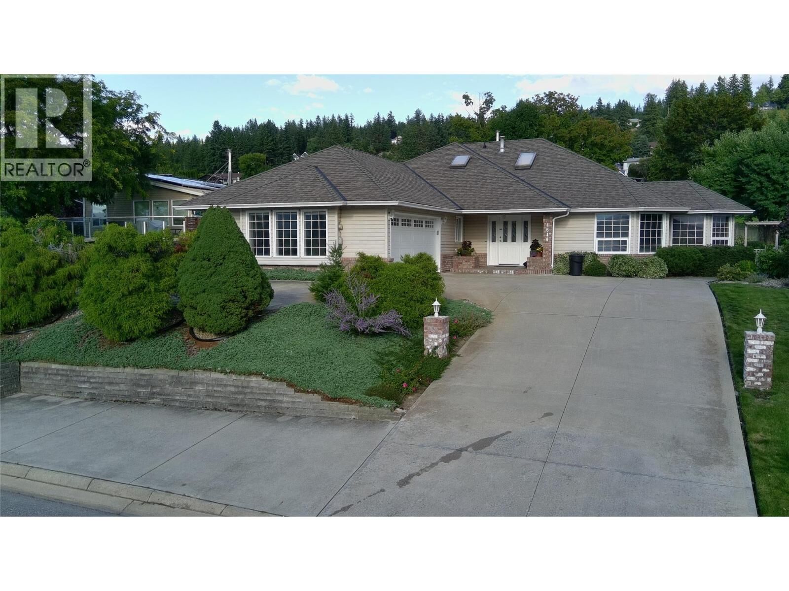 Property Photo:  4640 13 Street Northeast  BC V1E 1E3 