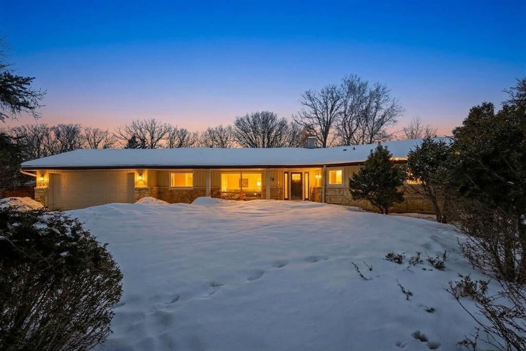 Property Photo:  29 Woodlawn Avenue  MB R2M 2P3 