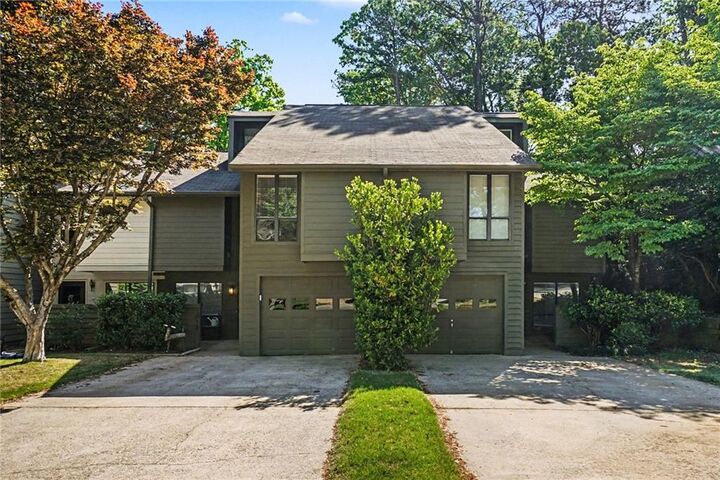 Property Photo:  1016 Creatwood Circle  GA 30080 