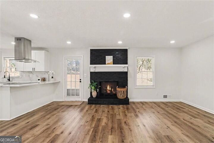 Property Photo:  2142 Colonial Oak Way SW  GA 30087 