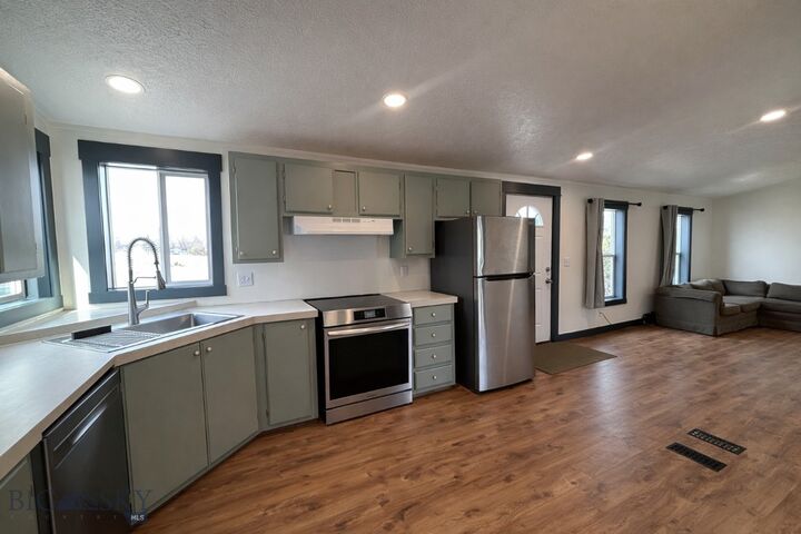 Property Photo:  606 Meadow Circle  MT 59714 