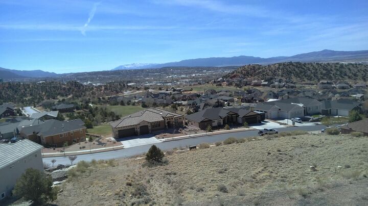 Property Photo:  1380 N Knoll St  UT 84721 