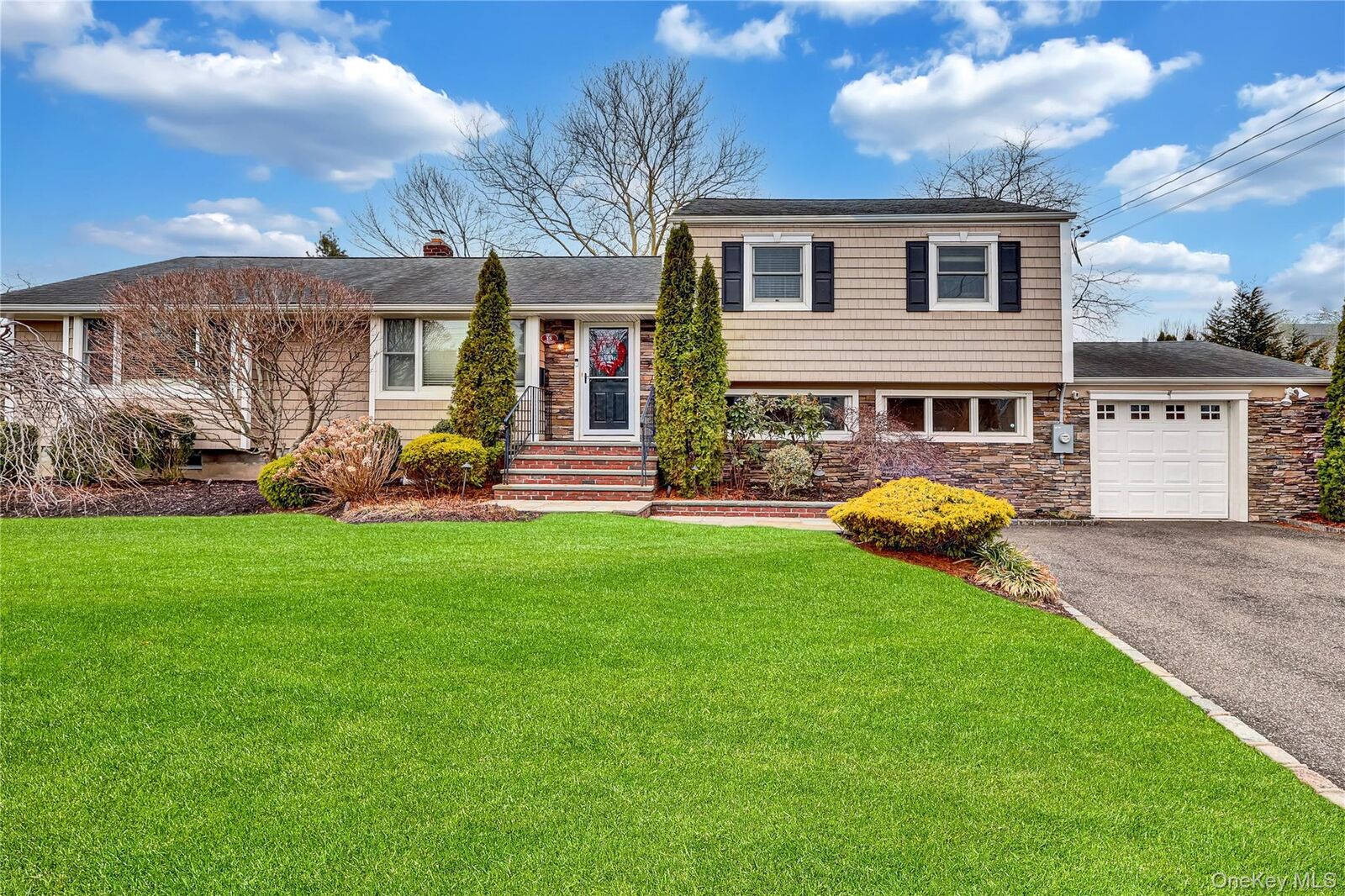 Property Photo: 18 Frost Lane NY 11740
