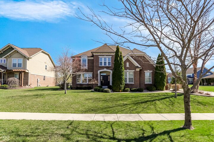 Property Photo: 5903 Oakmont Boulevard IN 46106
