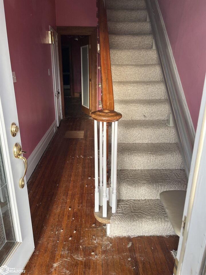 Property Photo: 901 Summer Street IA 52601