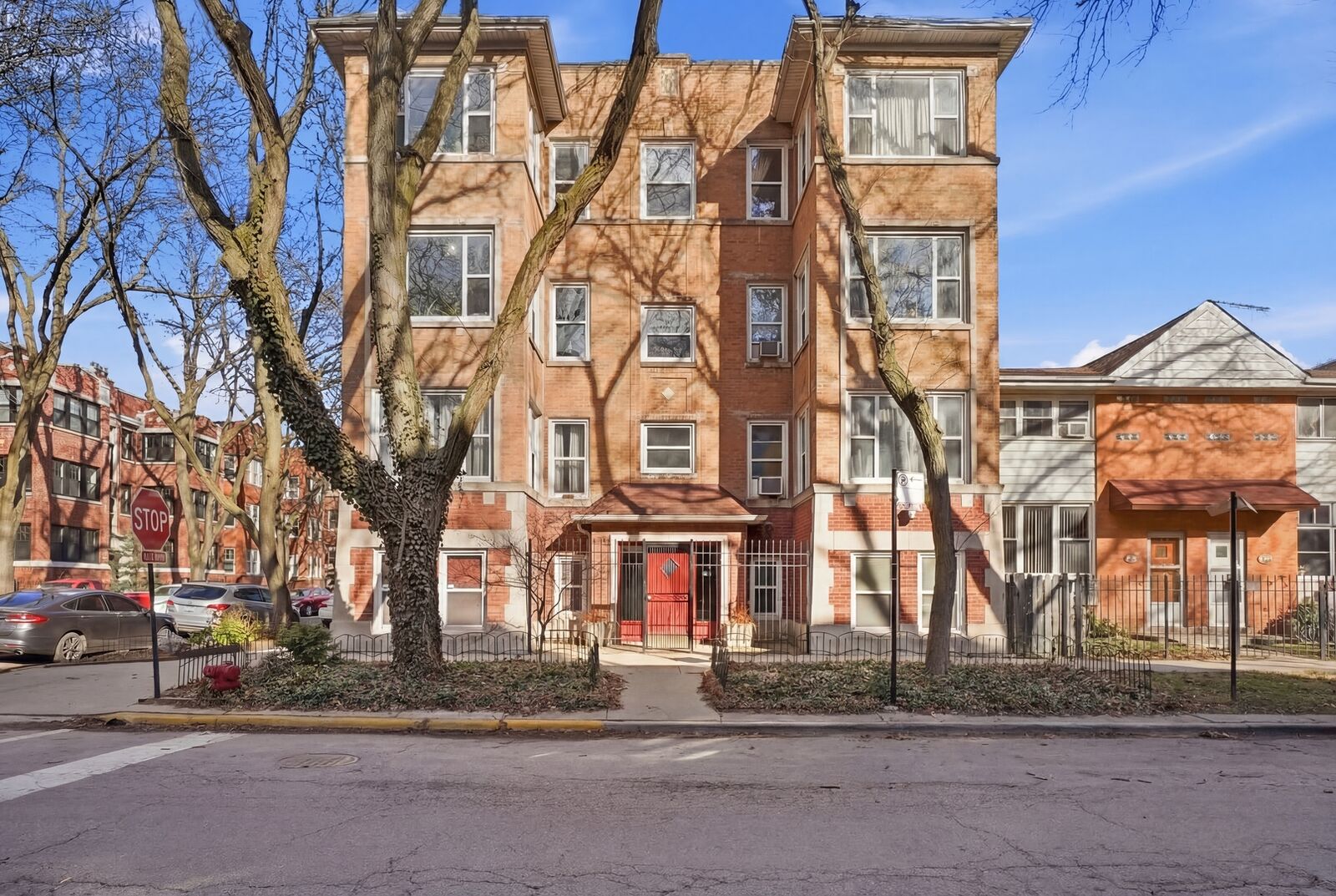 Property Photo:  7657 N Greenview Avenue 2  IL 60626 