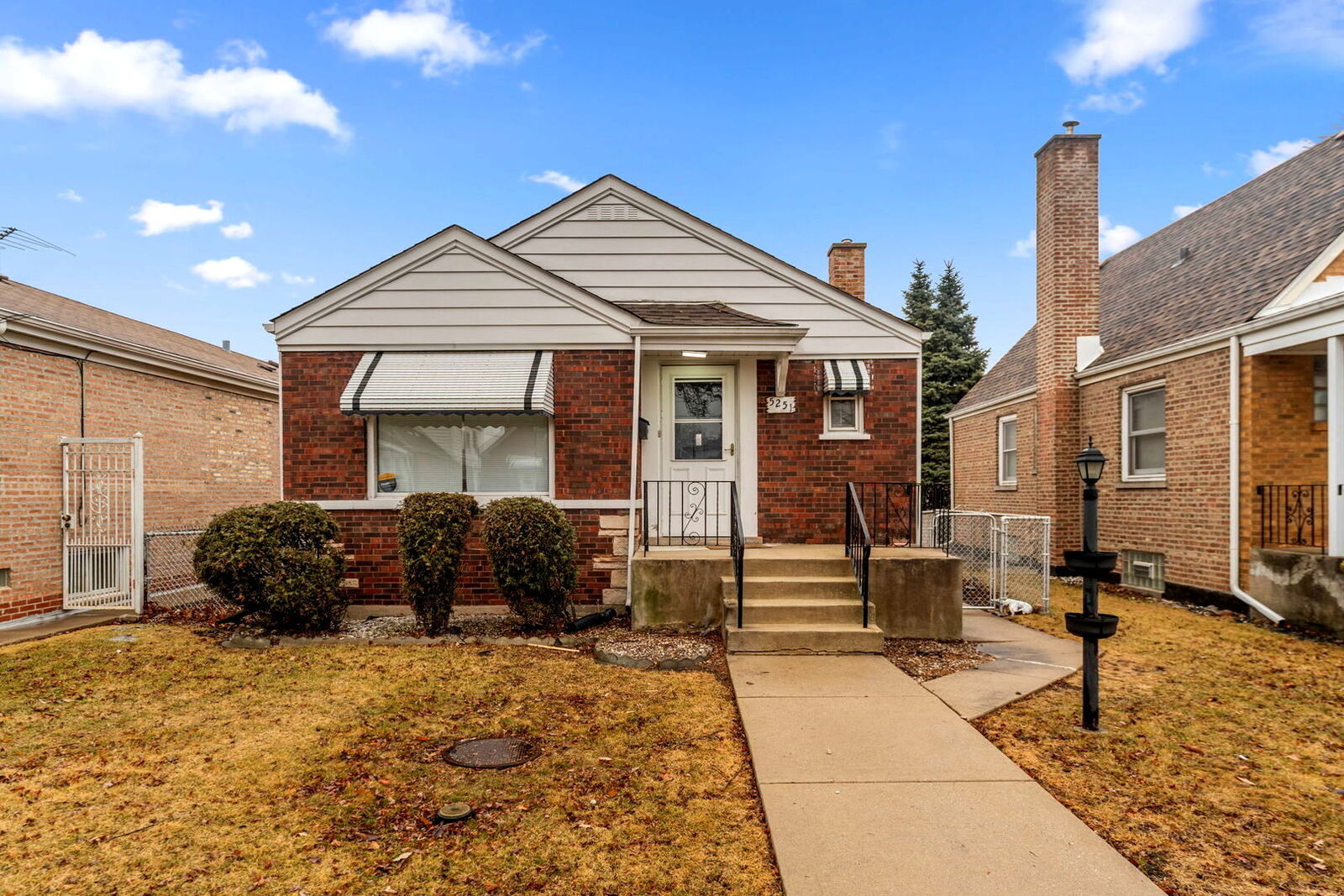Property Photo: 5251 S Hamlin Avenue IL 60632