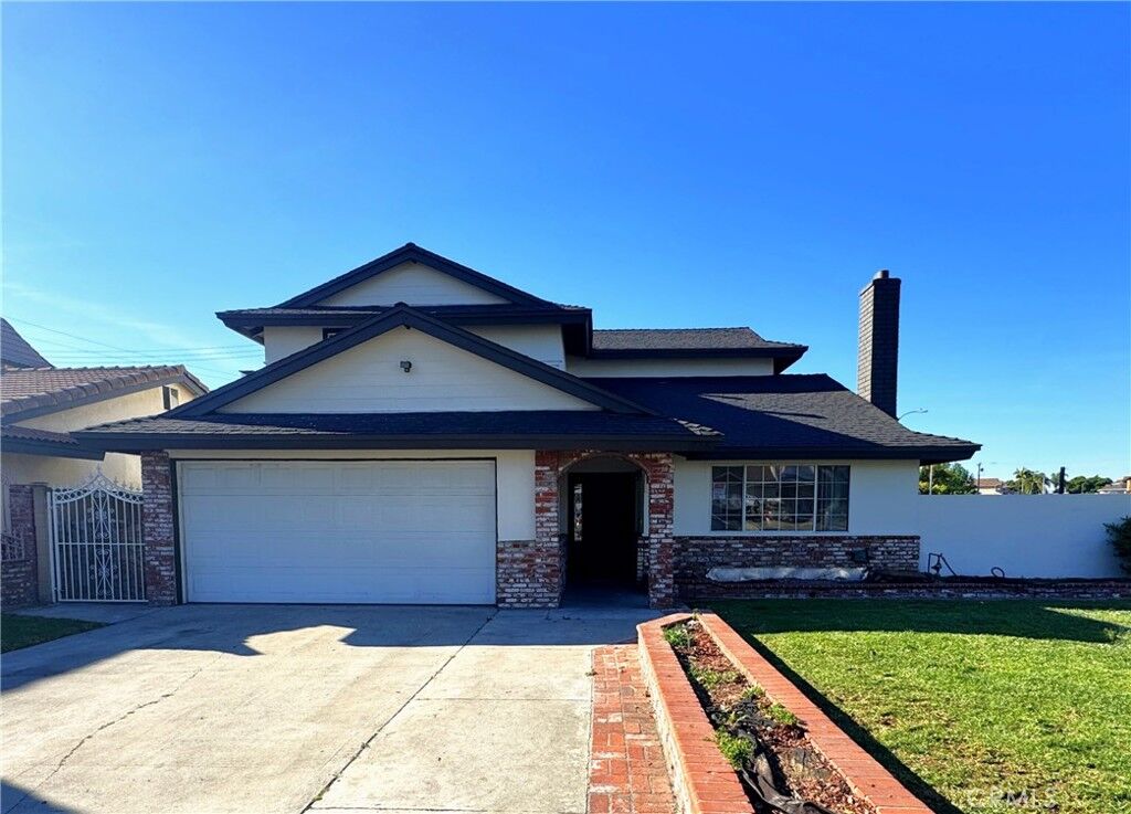 Property Photo:  835 E Claude Street  CA 90746 