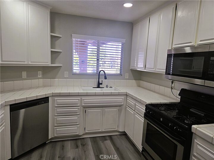 Property Photo:  465 Camino Grande  CA 92582 