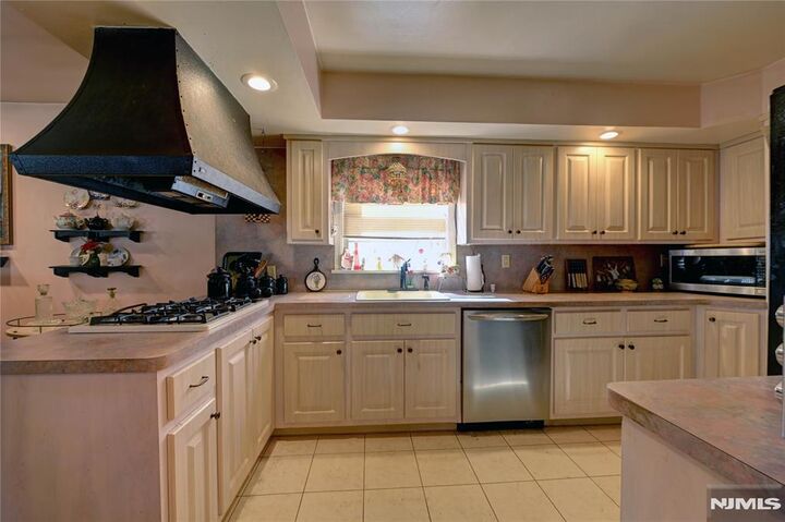 Property Photo:  274 Gaston Avenue  NJ 07026 