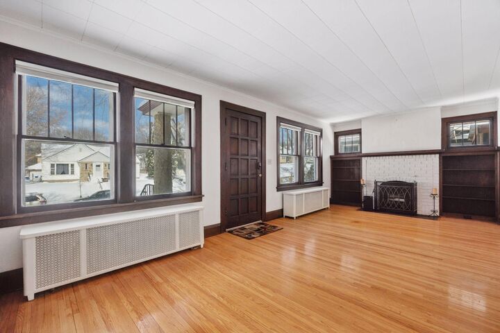 Property Photo:  2028 James Avenue  MN 55105 