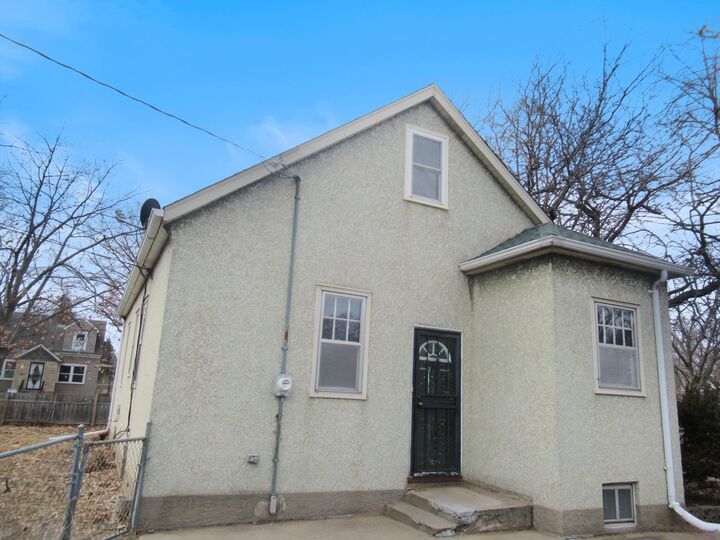 Property Photo:  4432 James Avenue N  MN 55412 