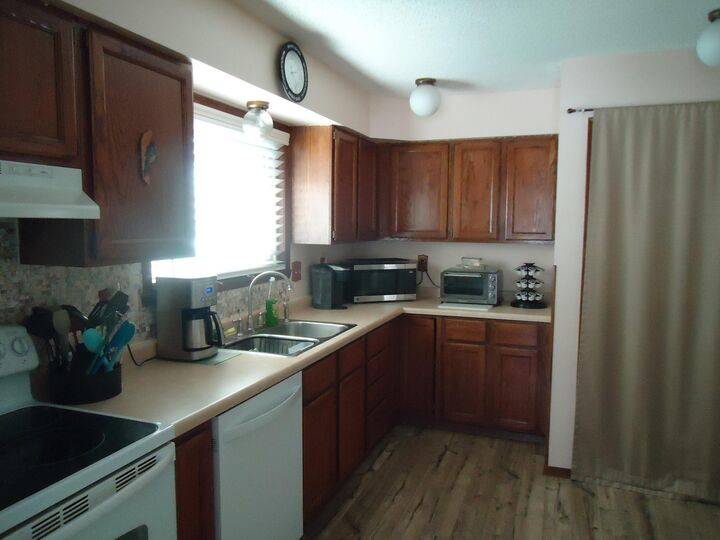 Property Photo:  1502 S 16th Avenue S  ND 58103 