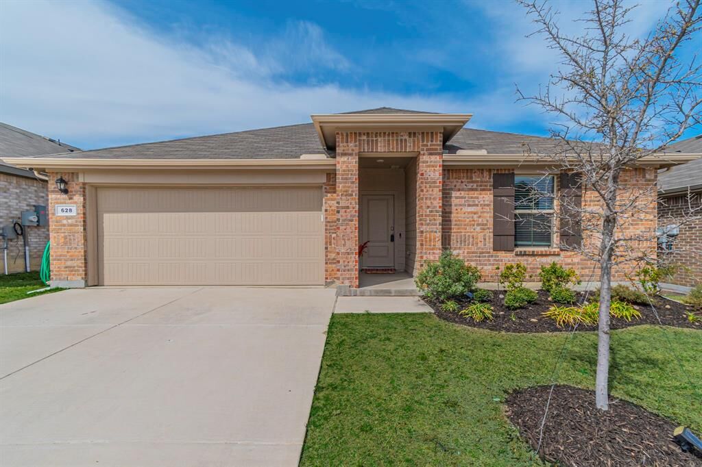 Property Photo:  628 Spaulding Street  TX 76247 