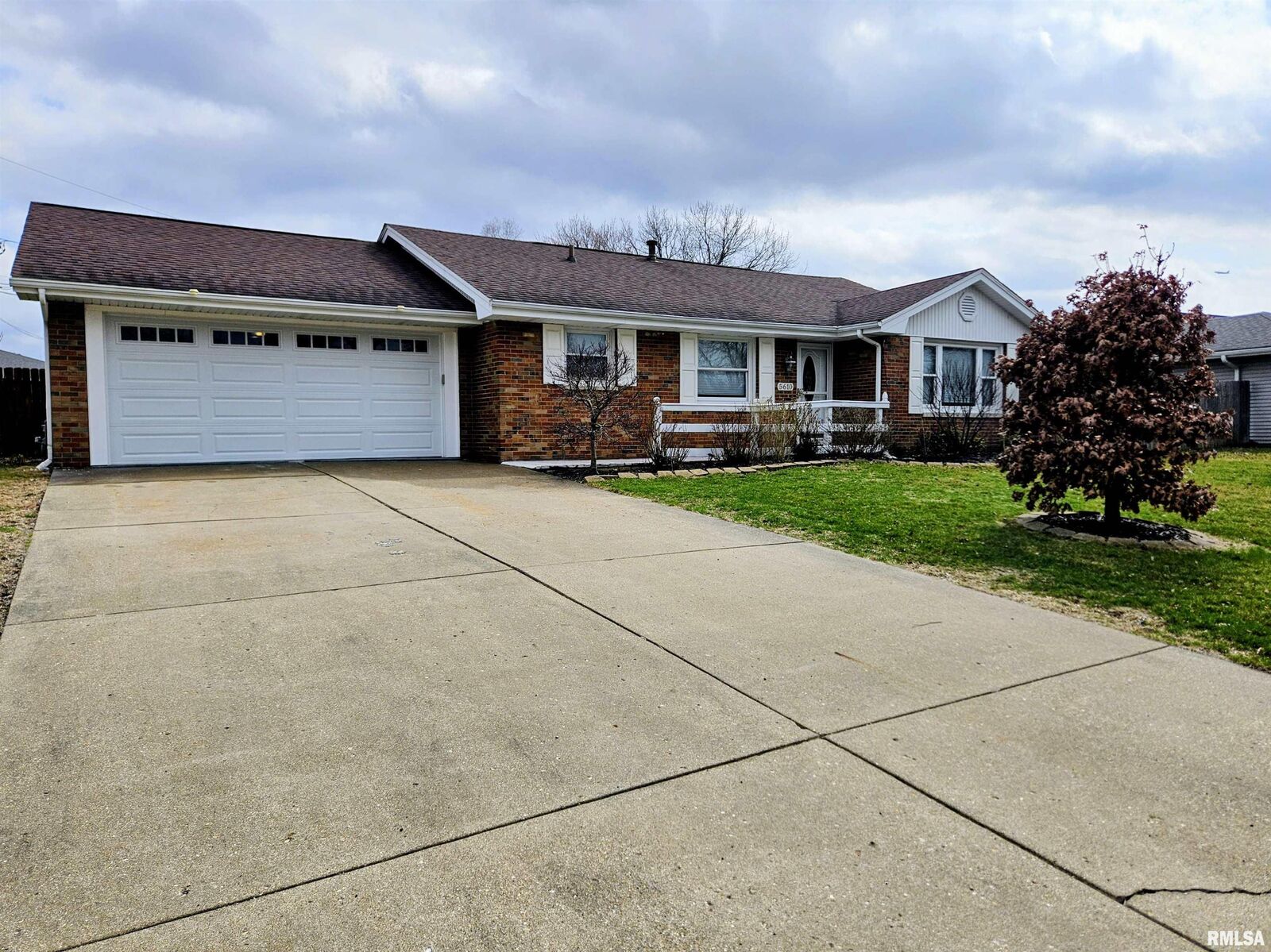 Property Photo:  5610 W Overland Pass  IL 61607 