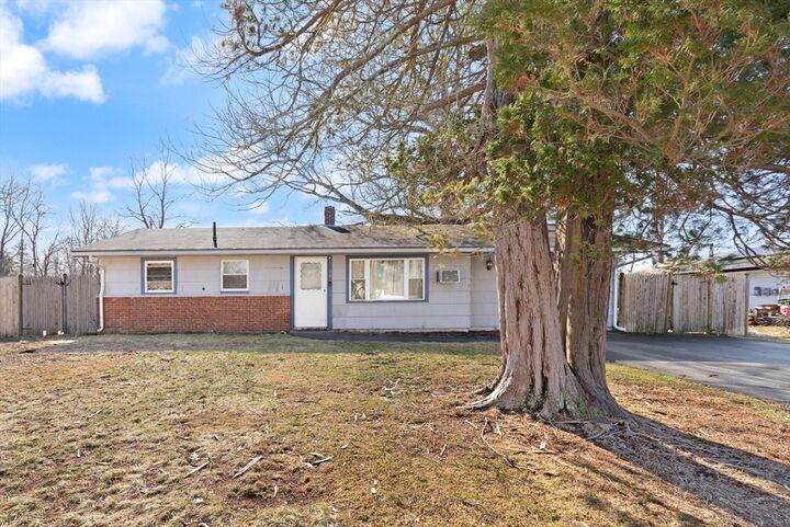 Property Photo:  19 Rodwell St  MA 02302 