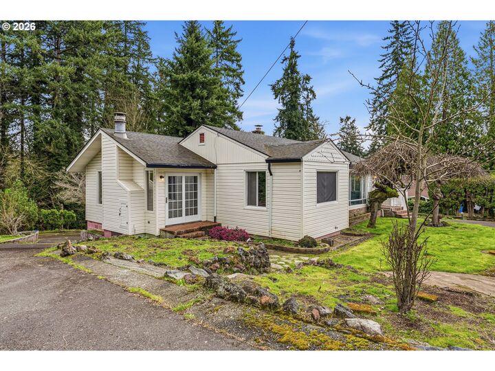 Property Photo: 406 N 19th Ave WA 98626
