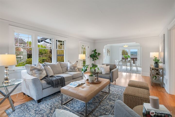 Property Photo:  5233 S Orchard Terrace  WA 98118 