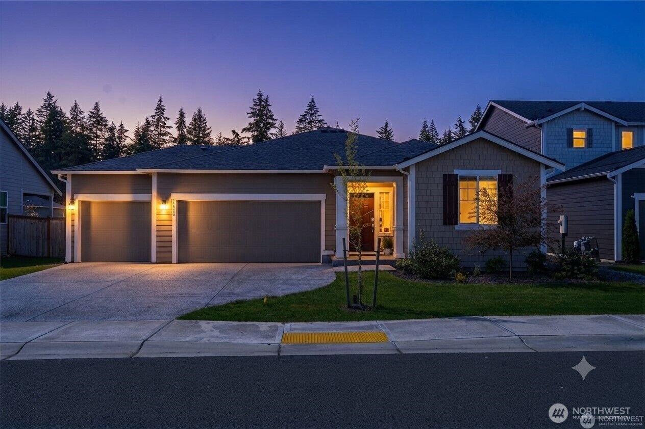 Property Photo: 19818 135th Avenue E WA 98338