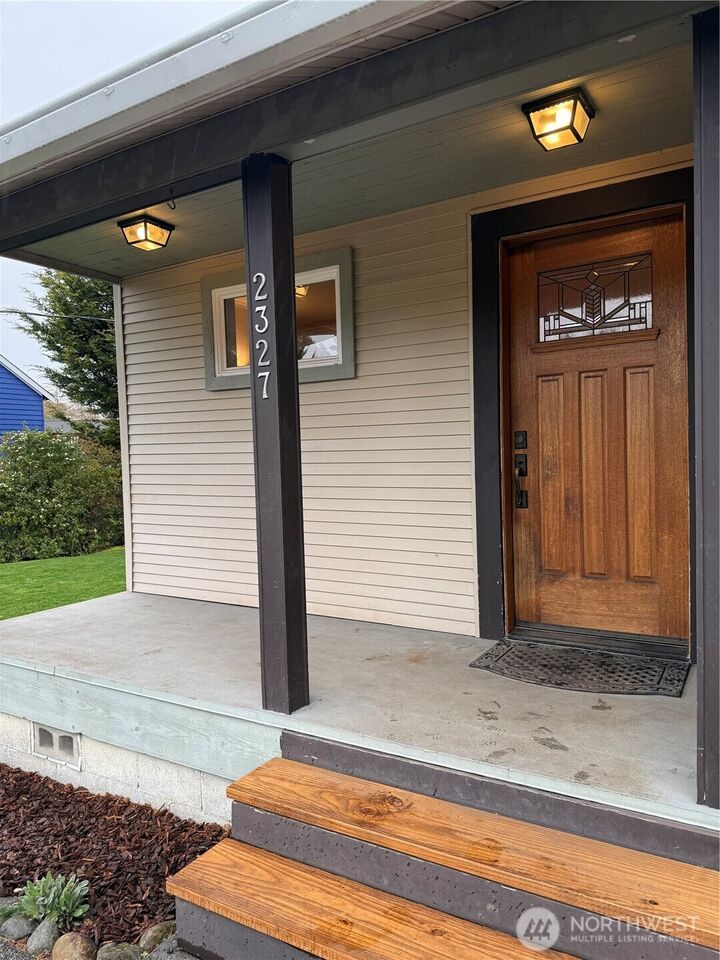 Property Photo:  2327 W Mukilteo Boulevard  WA 98203 