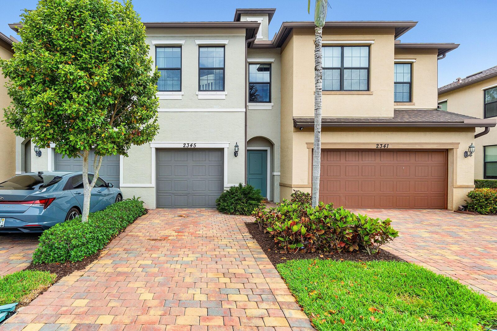 Property Photo:  2345 Byron Street  FL 33406 
